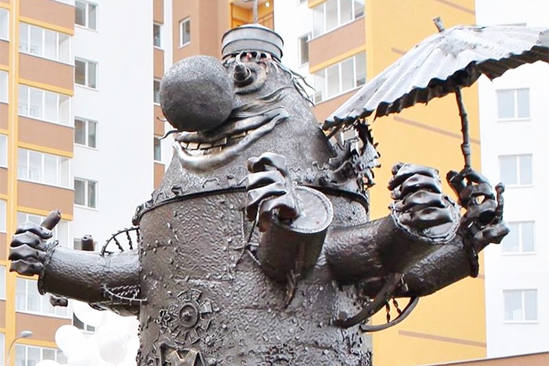 Последняя работа Мельникова — скульптура Громозеки, которую в начале ноября установили в Нижнем Новгороде